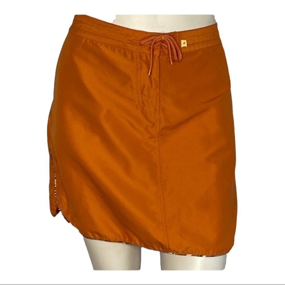 Aventura Skirt with mesh side pockets Sz 10